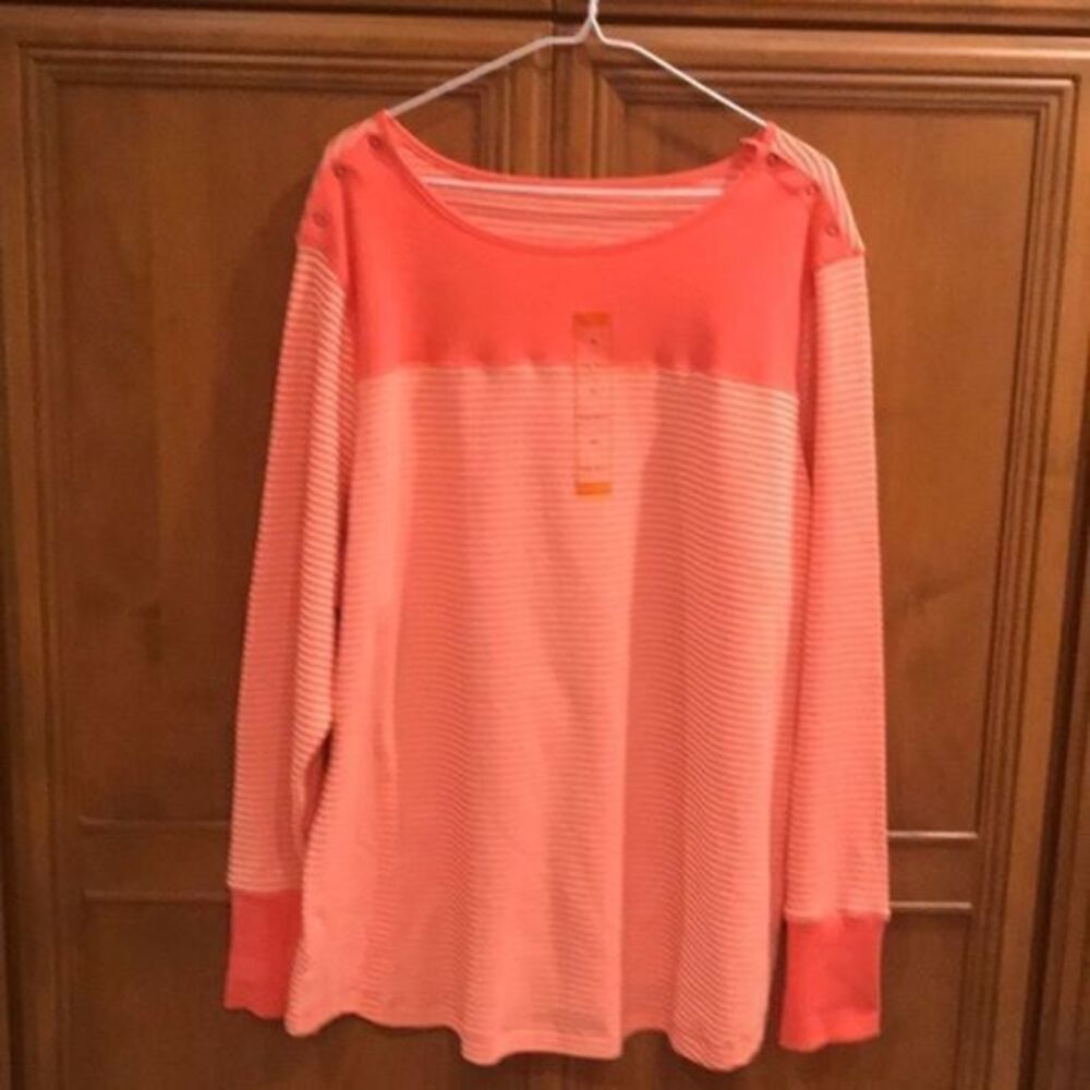 Nwt Northcrest Top